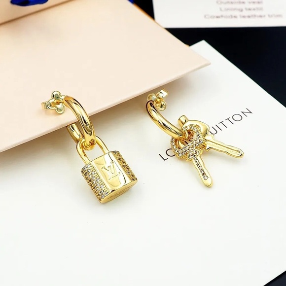Cute LV Lock n Key Gold or Silver Earrings - Picture 1 of 4